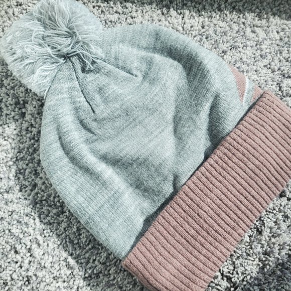 Reebock Logo winter bundle of 3 - scarf, hat & gloves - Picture 3 of 11